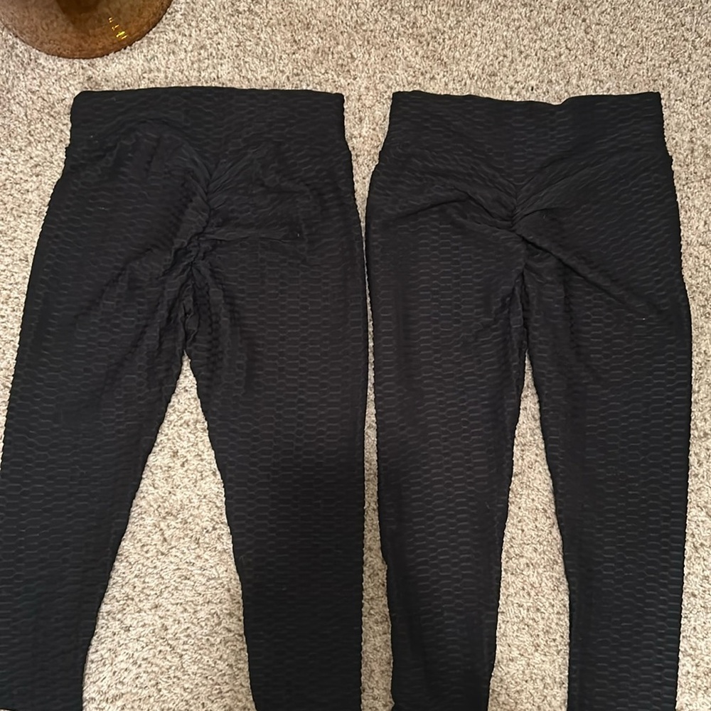 2 scrunch leggings NEW women’s black leggings